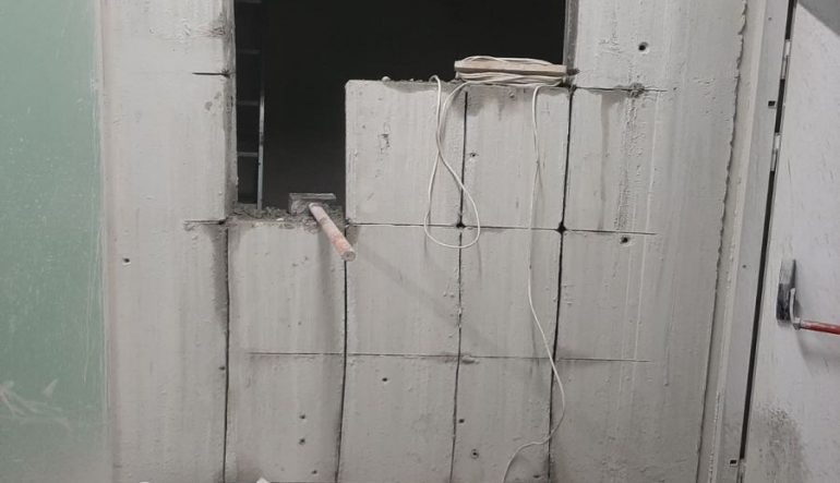 Алмазна різка та свердління залізобетоної стіни для дверного пройому