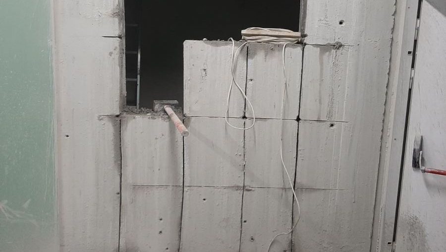 Алмазна різка та свердління залізобетоної стіни для дверного пройому